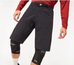 Short Oakley - Drop In MTB Short Black -Vélo Elegant Magasin 3518094393